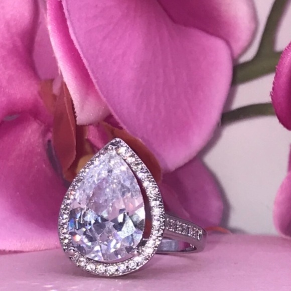 14K White Gold Pear shaped ring - Picture 3 of 4